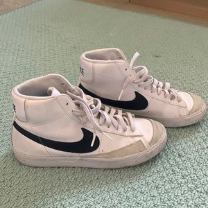 Nike blazers🤍